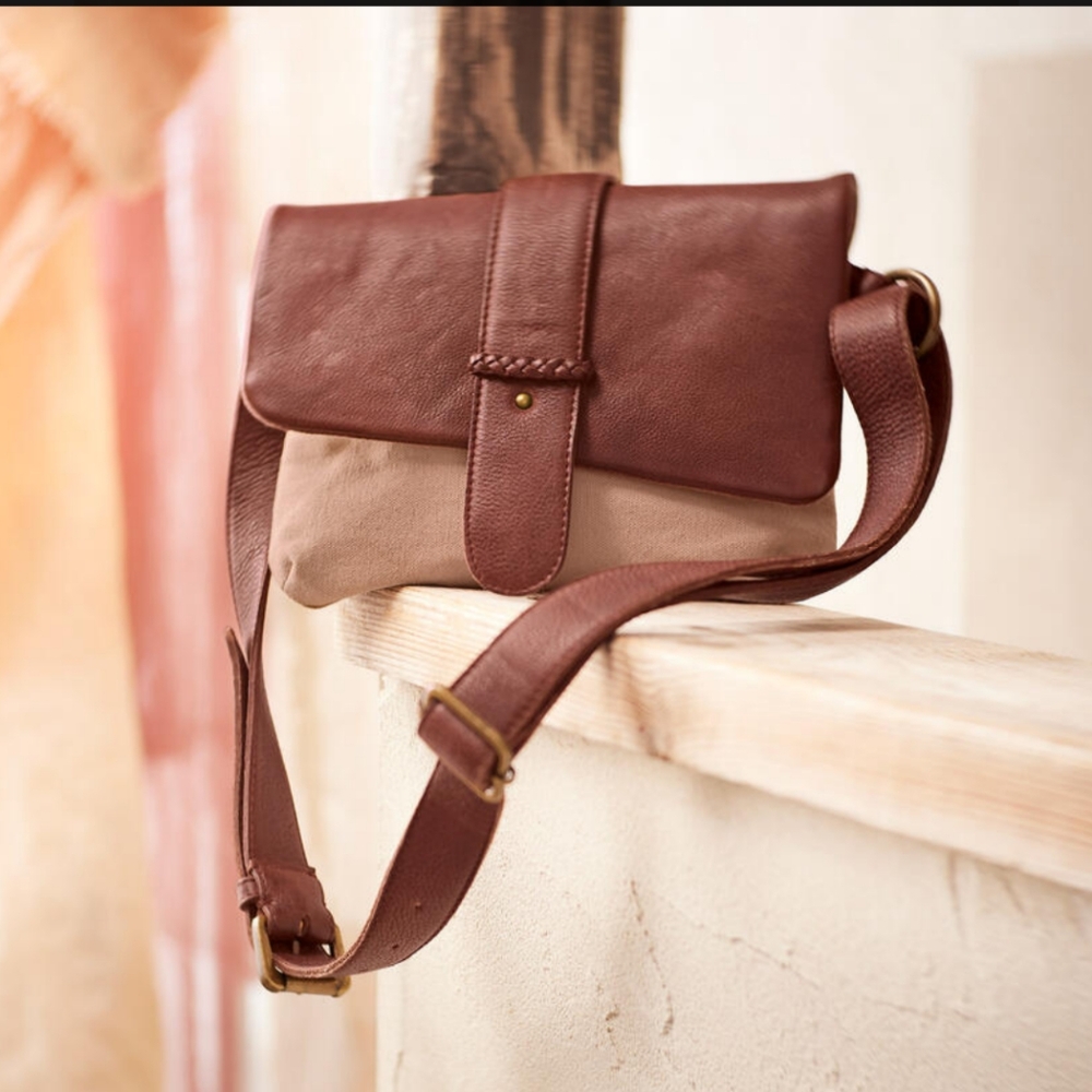 NWT Sundance Handcrafted Leather Sling Bag